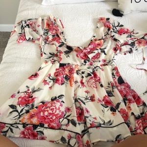 Floral M romper! Never worn